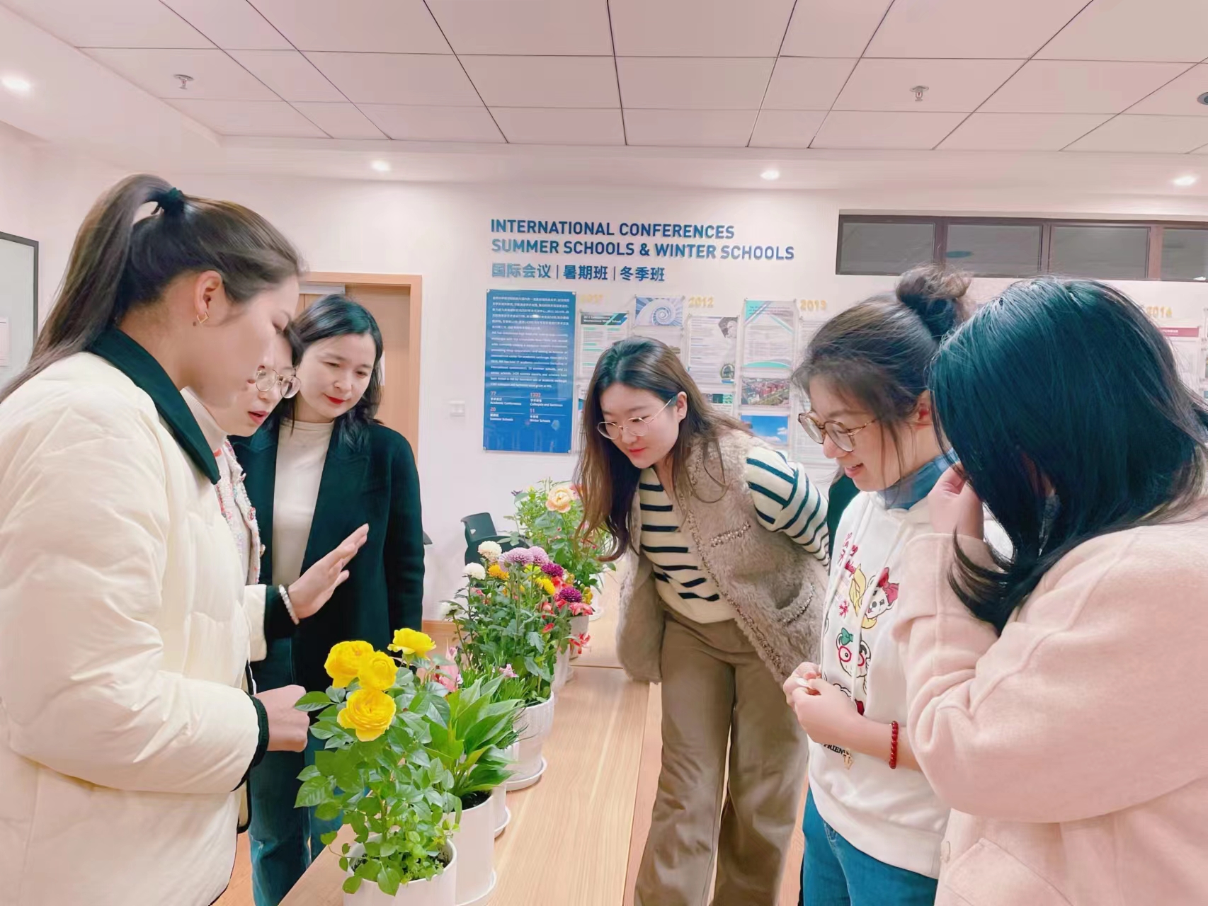 1677832142-2023三八节鲜花养护活动介绍知识.jpg