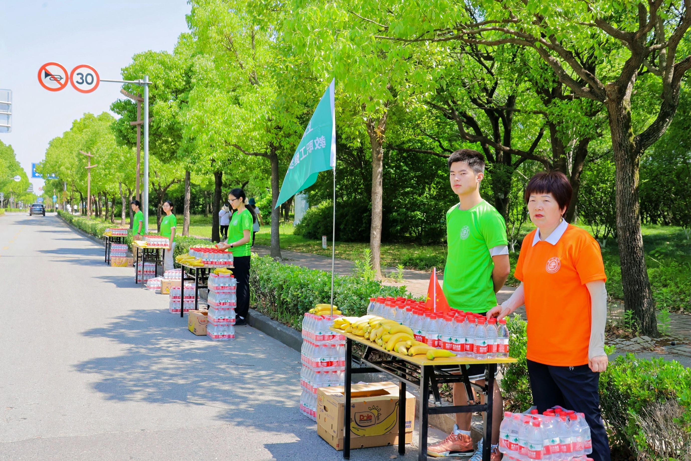 1716467180-华润置地的补给=.jpg