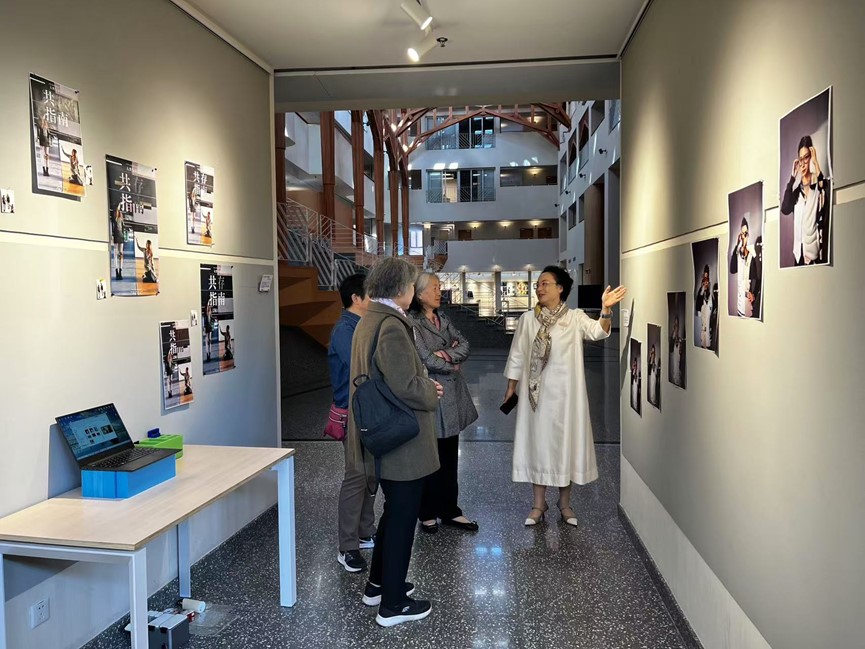 1731717027-AI--图展-1.jpg