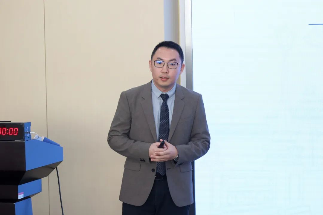 1740552682-周寅宁3.jpg