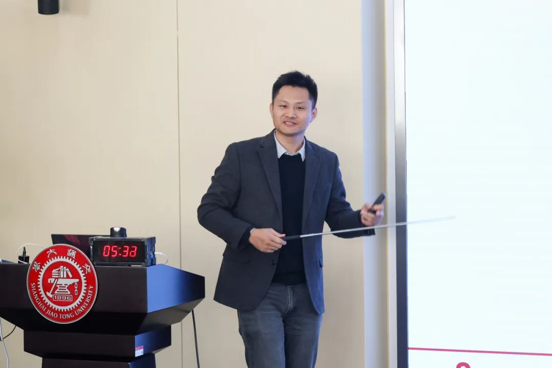 1740552694-邓楠楠4.jpg
